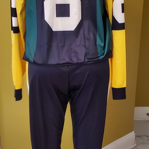 TWO-PIECE (NUMBER 8(BLACK)#36 - Picture 5 of 7